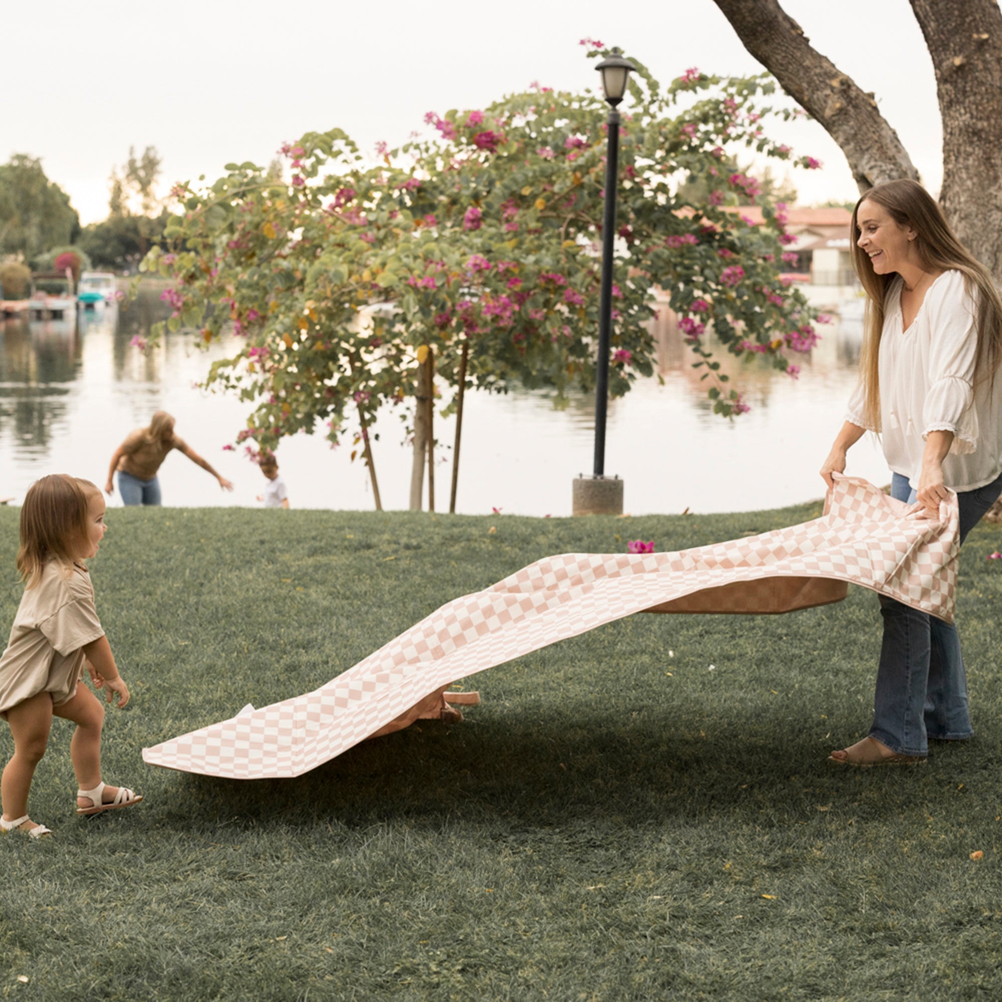 Waterproof Outdoor Blanket 5'x7'- Portable, Foldable, Durable, Easy to Clean, Ideal for Camping, Picnics, Beach, and Travel